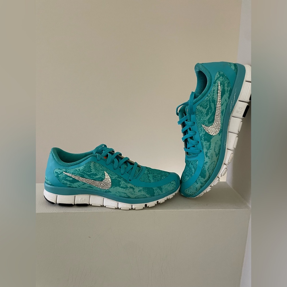 💎👟 Bling ✨NIKE Free 5.0, sz 8 USA Women’s